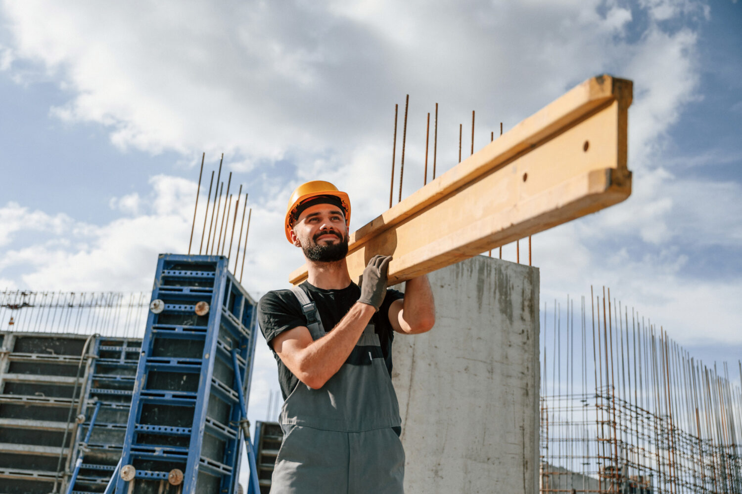 Construction hiring stability and workforce trends in the commercial construction industry